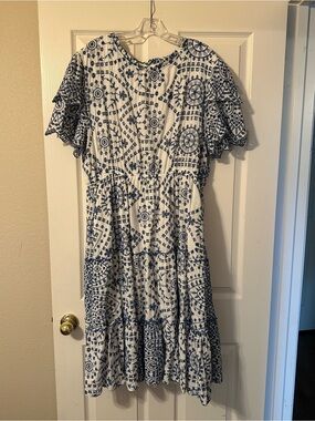 Hayden White Flutter Sleeve Midi Dress with all over embroidery, Size 3X, EUC